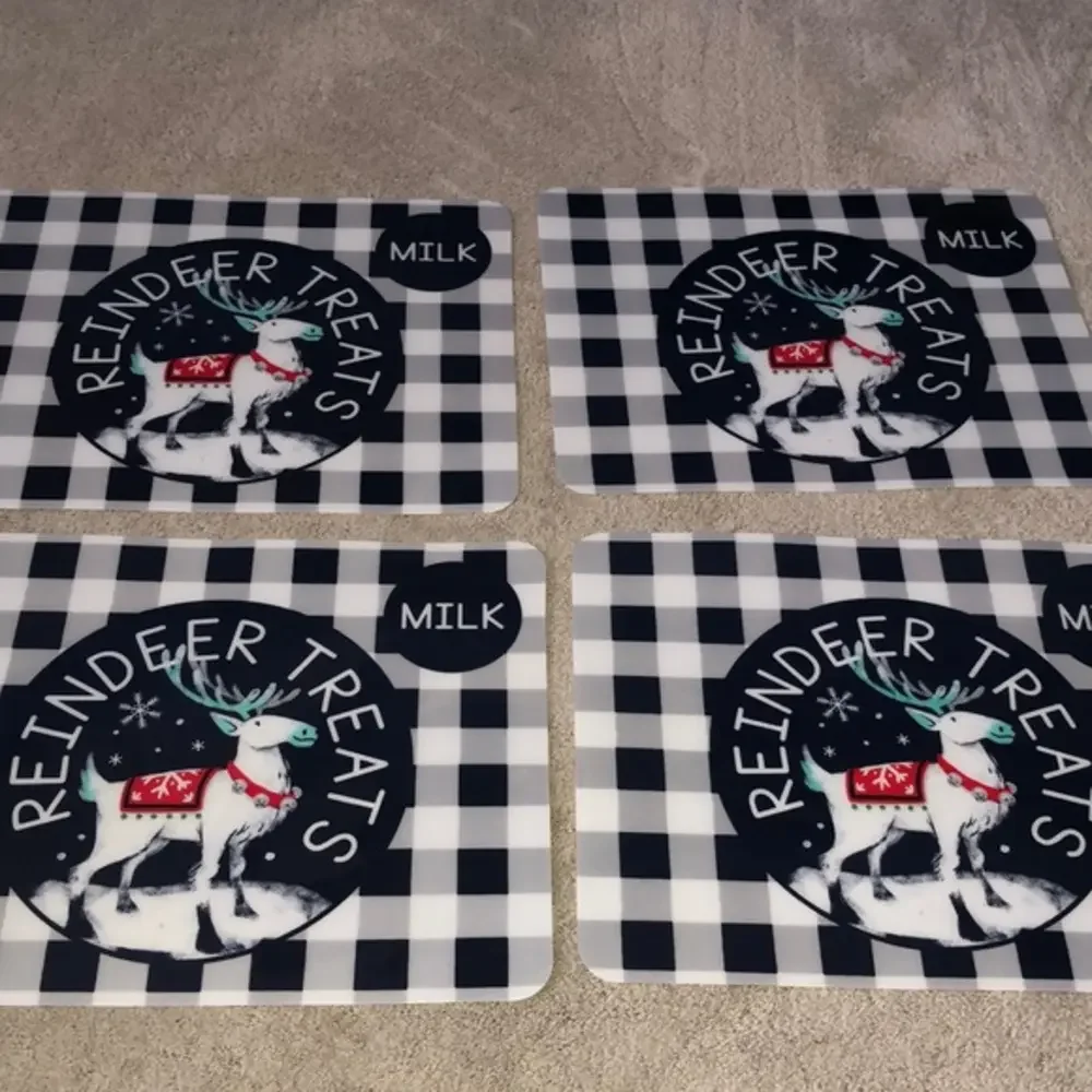 Christmas‎ Reindeer Treats Milk Buffalo Plaid Placemats